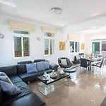 Villa Mesogeios 2 Protaras