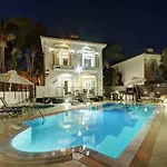 Villa Mesogeios 2 *