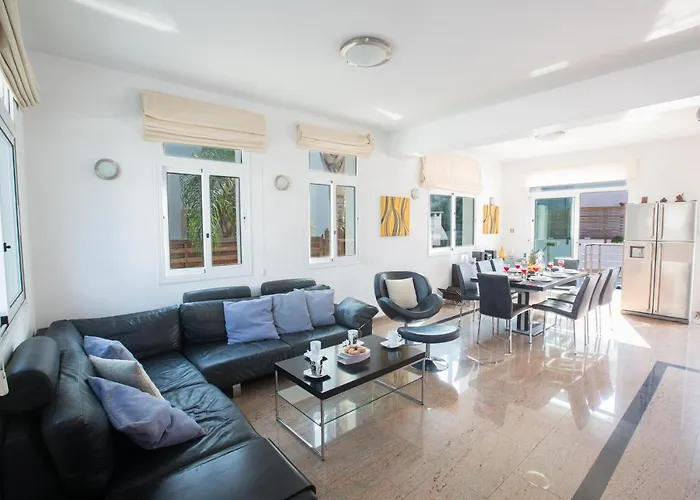 Willa Mesogeios 2 Protaras